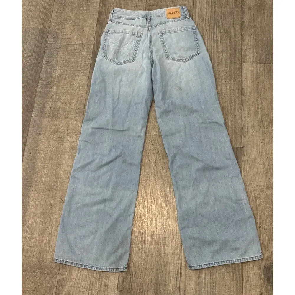 Hollister Ultra High-Rise Baggy Jeans Womens 23R Light Wash Butterfly Pattern‎